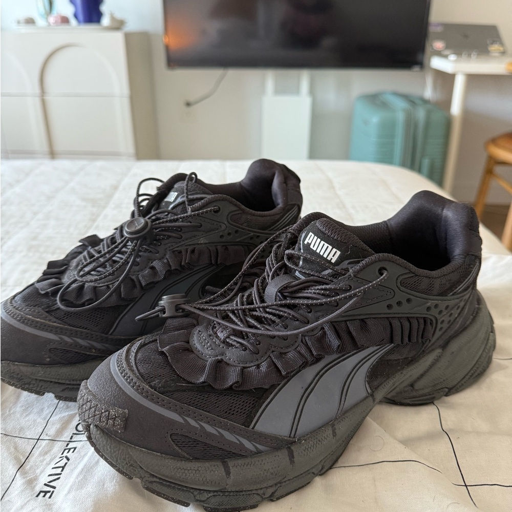 Puma Men's Dark Gray Sneakers
